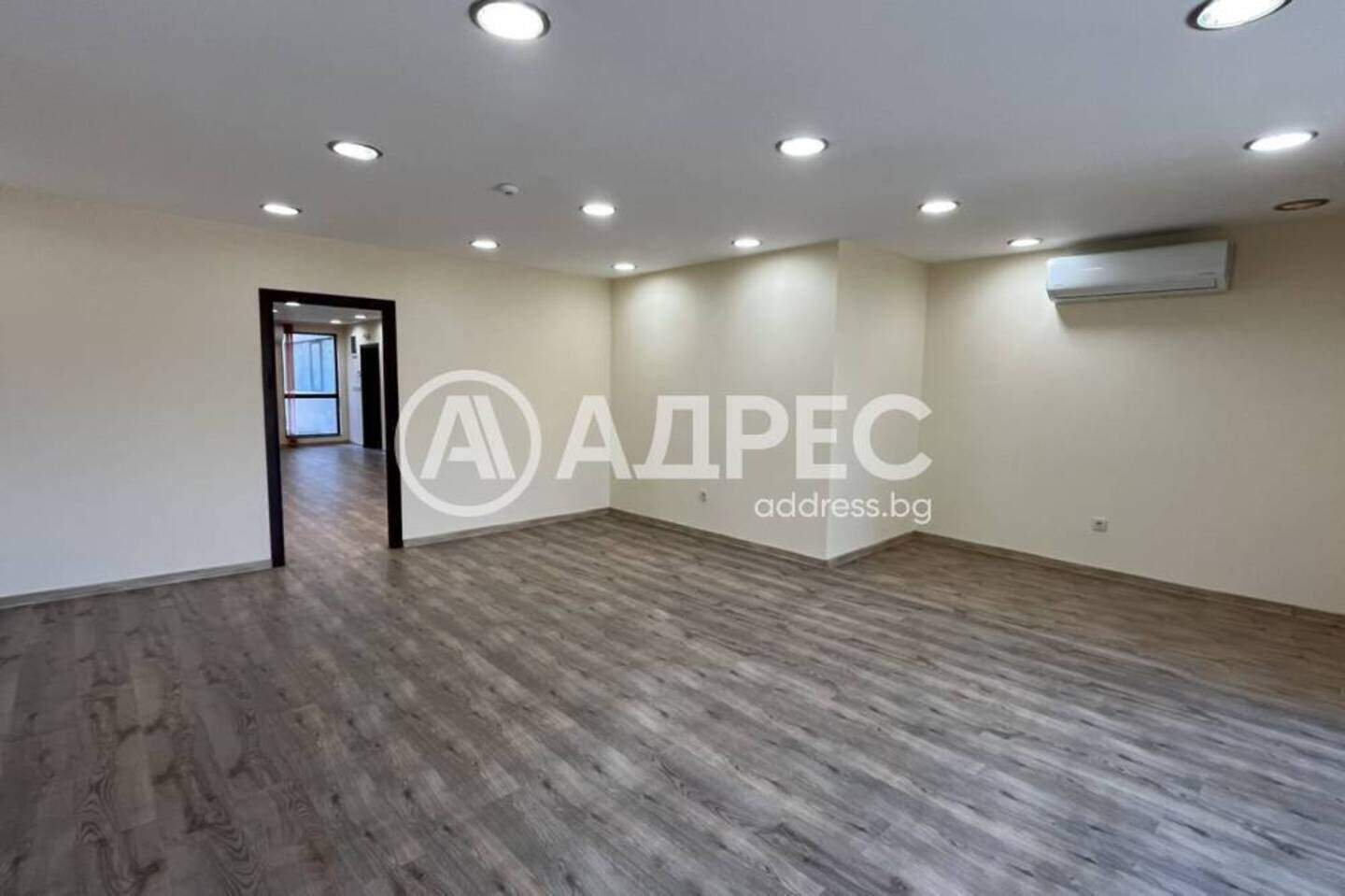 Офис в Колхозен пазар, Варна – снимка 7