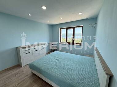 Închiriere - Apartament în Kazașko,  Varna