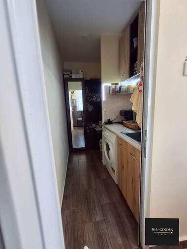 Închiriere - Apartament în Kvartal 72,  Vrața