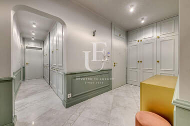 Închiriere - Apartament în Center,  Sofia