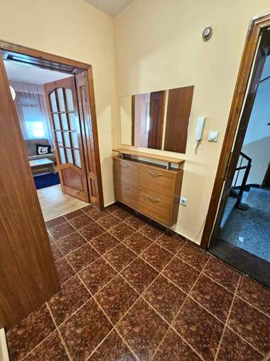 Miete - Wohnung in Mladejki halm,  Plowdiw