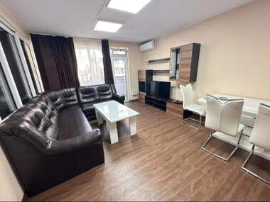 Închiriere - Apartament în Mladejki hălm,  Plovdiv