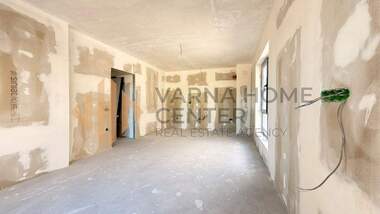 Vânzare - Apartament în Mladost 2,  Varna