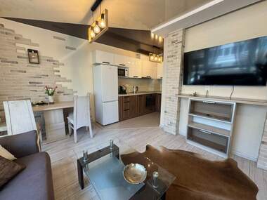 Închiriere - Apartament în Zornița,  Burgas