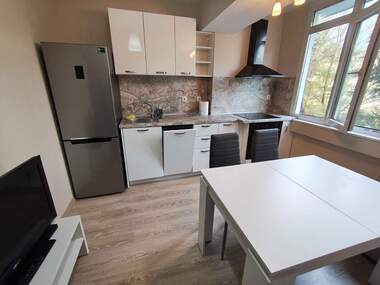 Închiriere - Apartament în Slaveîkov,  Burgas