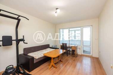 Închiriere - Apartament în Văzrajdane 1,  Varna
