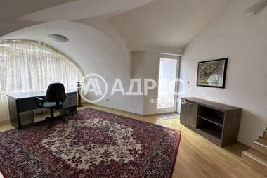 Închiriere - Casă în Simeonovo,  Sofia
