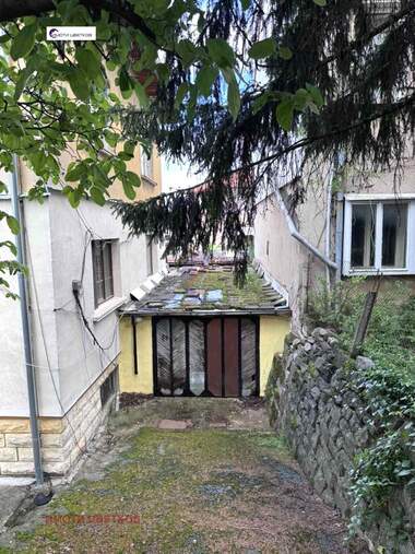 Verkauf - Etage von Haus in Zentar,  Wraza