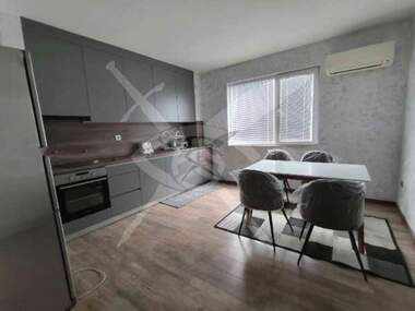 Наем - Апартамент в Център,  Пловдив