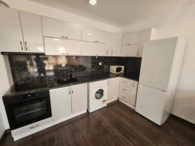 Închiriere - Apartament în Hristo Smirnenski,  Plovdiv