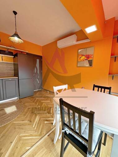 Închiriere - Apartament în Ceaîka,  Varna