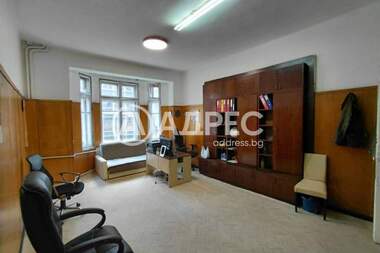 Ενοίκιο - Γραφείο σε Център,  София