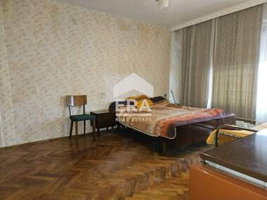 For sale - Apartment in Zdravec,  Lovech