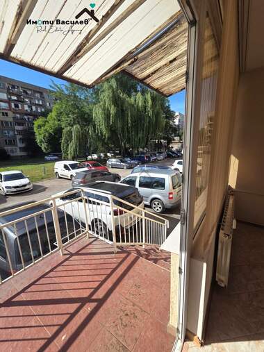 Vânzare - Apartament în Iztok,  Pernik