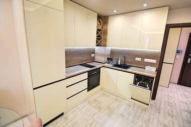 Închiriere - Apartament în Slaveîkov,  Burgas