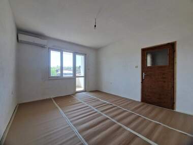 Продажба - Апартамент в Дружба 2,  Русе
