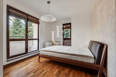 Închiriere - Apartament în Simeonovo,  Sofia