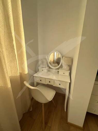 Închiriere - Apartament în Ceaîka,  Varna