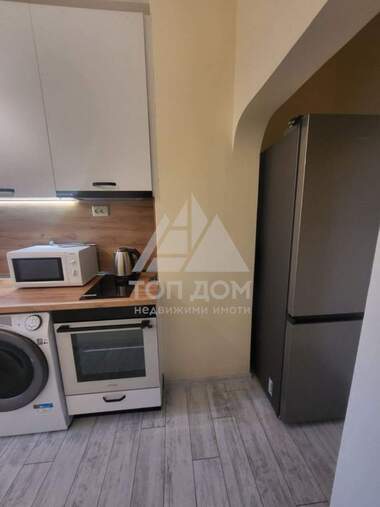 Închiriere - Apartament în Kolhozen pazar,  Varna