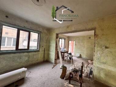Vânzare - Apartament în Center,  Șumen