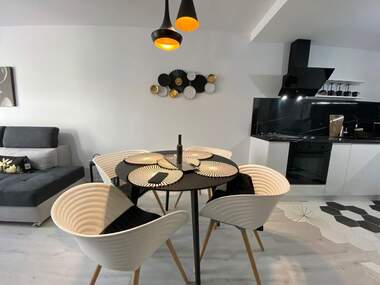 Închiriere - Apartament în Lazur,  Burgas