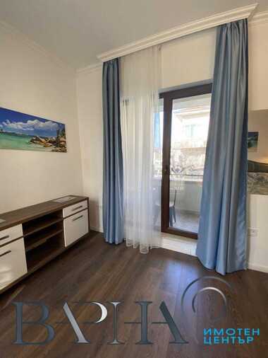 Închiriere - Apartament în Wider Center,  Varna