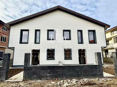 Продажба - Къща в Остромила,  Пловдив