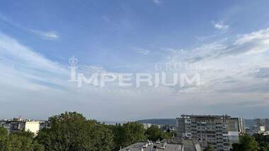 Închiriere - Apartament în Ceaîka,  Varna