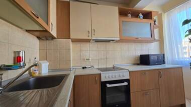 Închiriere - Apartament în Văzrajdane,  Burgas