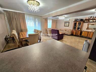 Vânzare - Apartament în Kărșiaka,  Plovdiv