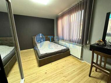 For sale - Floor of a house in Centеr,  Veliko Tarnovo
