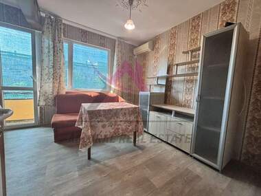 Închiriere - Apartament în Ceaîka,  Varna