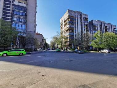 Продажба - Апартамент в Център,  Русе