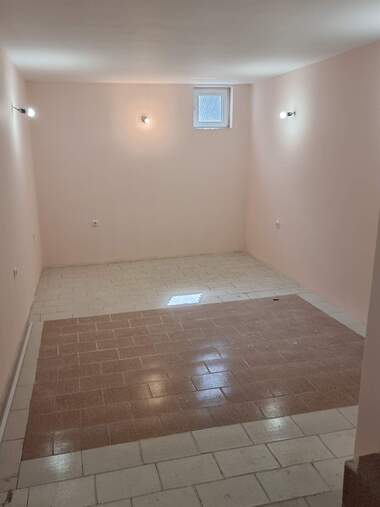 Verkauf - Büro/Laden/Lager/Schönheitssalon/Zahnarztbüro in Abritus,  Razgrad