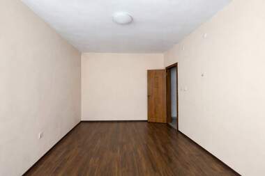 Vânzare - Apartament în Ustrem,  Pazardjik