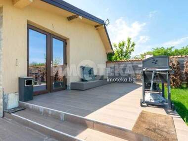 For sale - House in Karadjovo,  Plovdiv