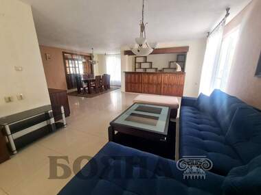 Vânzare - Apartament în Văzrajdane,  Ruse