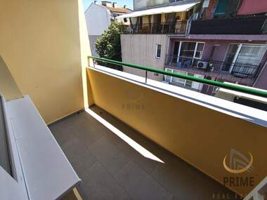 Miete - Wohnung in Wazrajdane,  Burgas