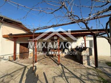 For sale - House in Dinia,  Stara Zagora