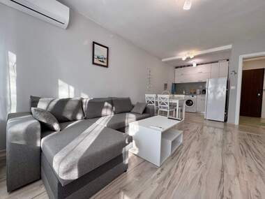 Închiriere - Apartament în Lazur,  Burgas