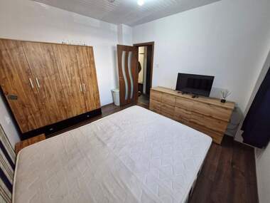 Închiriere - Apartament în Văzrajdane,  Burgas