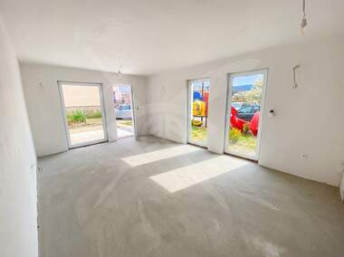 For sale - Apartment in Ostromila,  Plovdiv