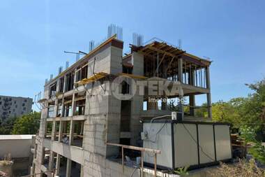 For sale - Apartment in Vazrajdane 1,  Varna