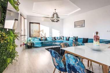 Продажба - Апартамент в Център,  Варна