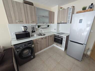 Închiriere - Apartament în Slaveîkov,  Burgas