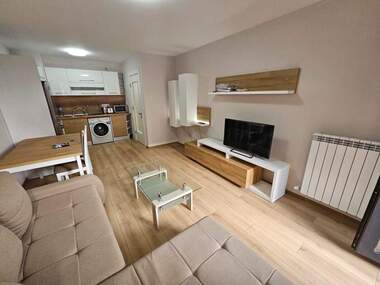 Închiriere - Apartament în Hristo Smirnenski,  Plovdiv
