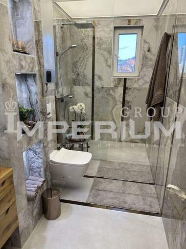 Închiriere - Apartament în Ceaîka,  Varna