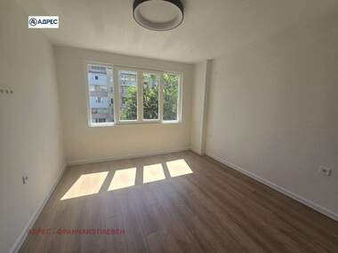 For sale - Apartment in 9-ti kvartal,  Pleven
