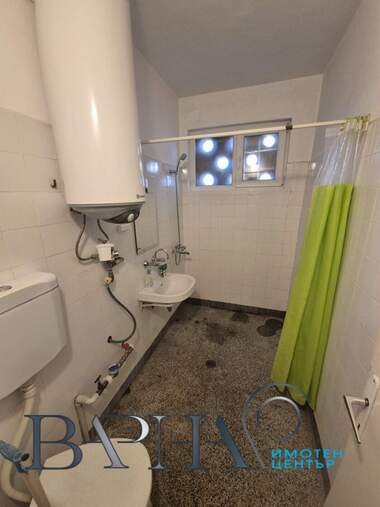 Închiriere - Apartament în Kolhozen pazar,  Varna