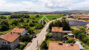For sale - House in Petarch,  Sofia Oblast